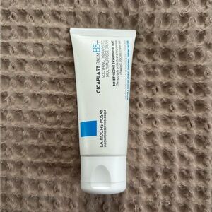 La Roche-Posay Cicaplast Baume B5+ Moisturizer - White and Blue